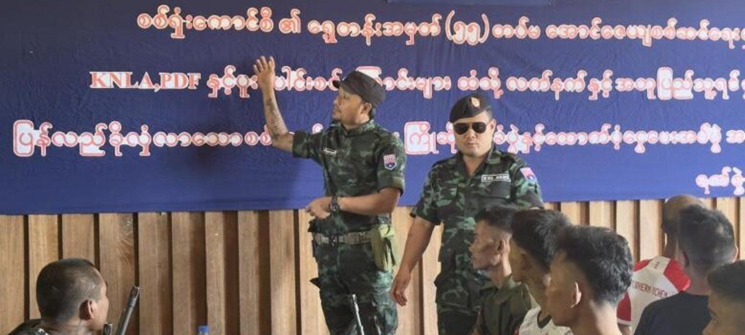 60 Junta Soldiers Surrender on Myawaddy to Kawkareik Roads