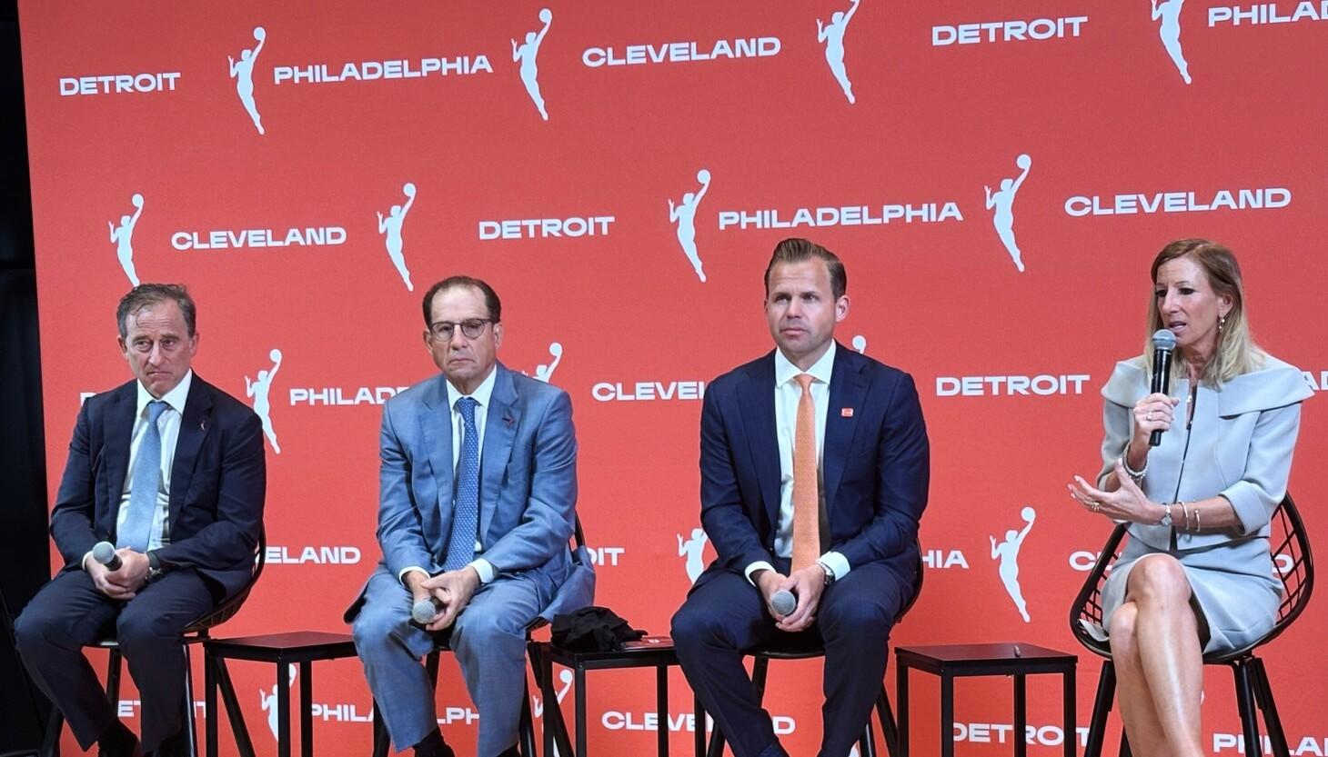 A revamped WNBA ownership structure could benefit players, but don't expect it to happen - Chicago Sun-Times