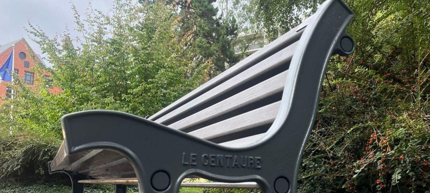 Braderie de Lille : découvrez les bancs à base de coquilles de moules recyclées - Braderie van Rijsel: ontdek de nieuwe mossel- euh... zitbanken
