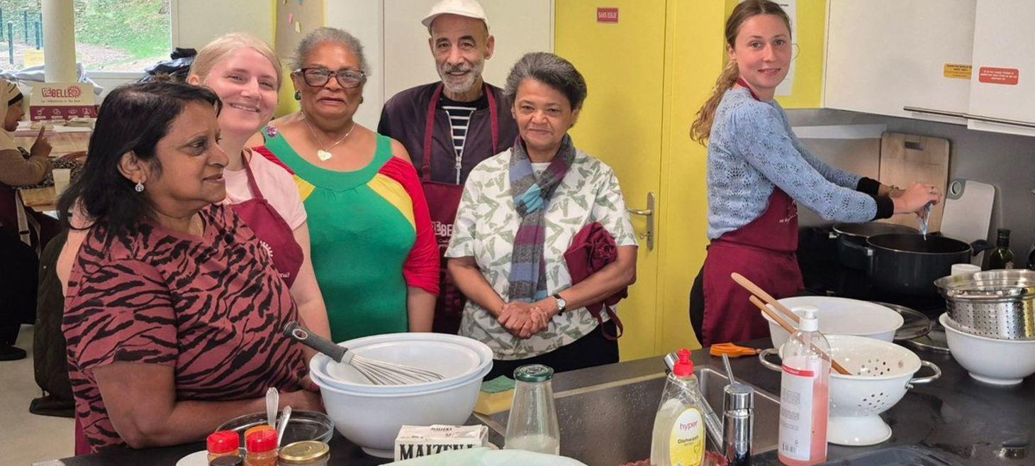 Les vieux de banlieue, les oubliés des politiques de la ville | France Inter