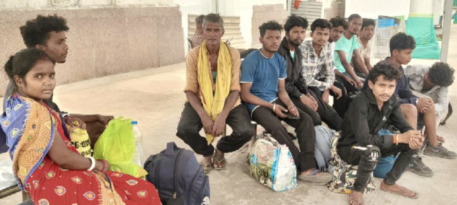 13 Jharkhand migrant workers return home from Gujarat after alleged harassment, denied food and salaries
