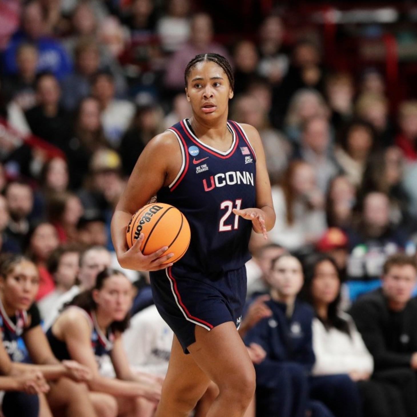 UConn star Sarah Strong on 'whole other level' as a sophomore