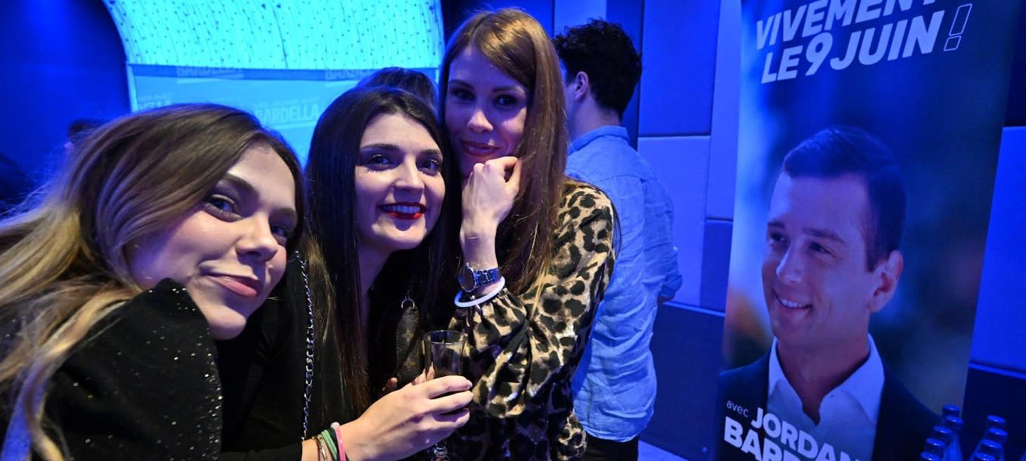 Les jeunes veulent-ils encore la démocratie ?