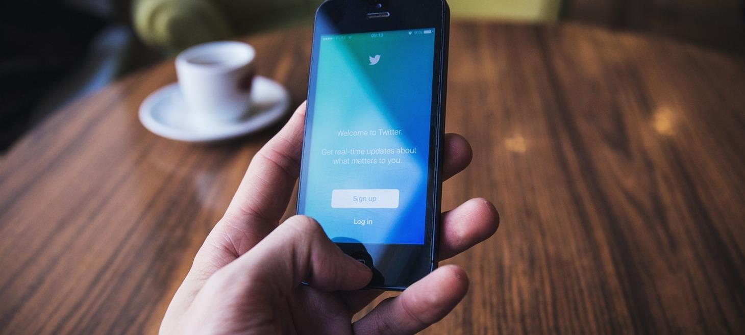 Why Twitter Direct Messages Outperform Marketing Emails
