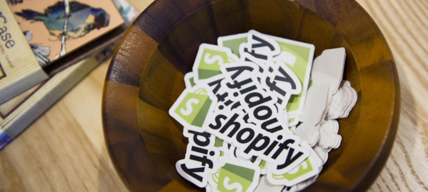 Shopify Lets Merchants Sell Items Through Facebook Messenger