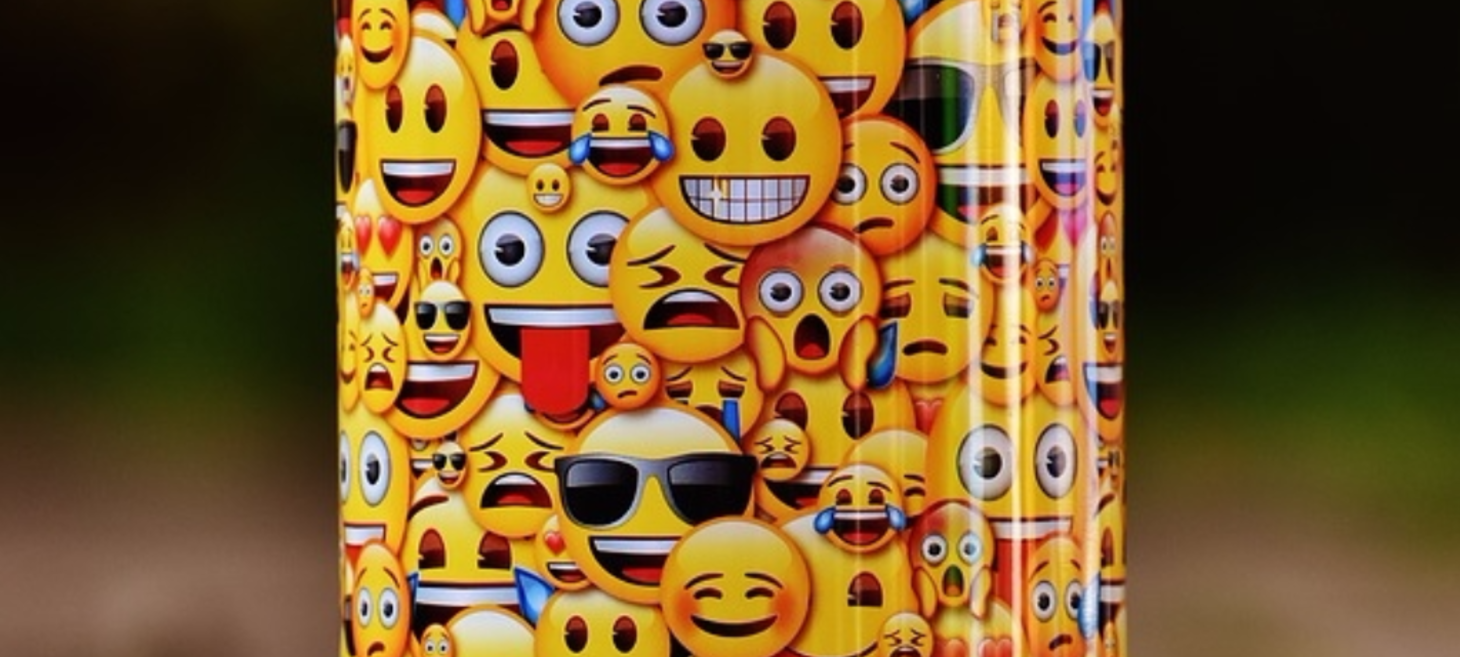 Emoji Data Reveals How Men and Women Illustrate Their Tweets ๐ฉ