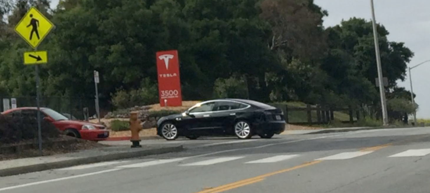 Tesla Model 3: first video of a release candidate testing in the wild