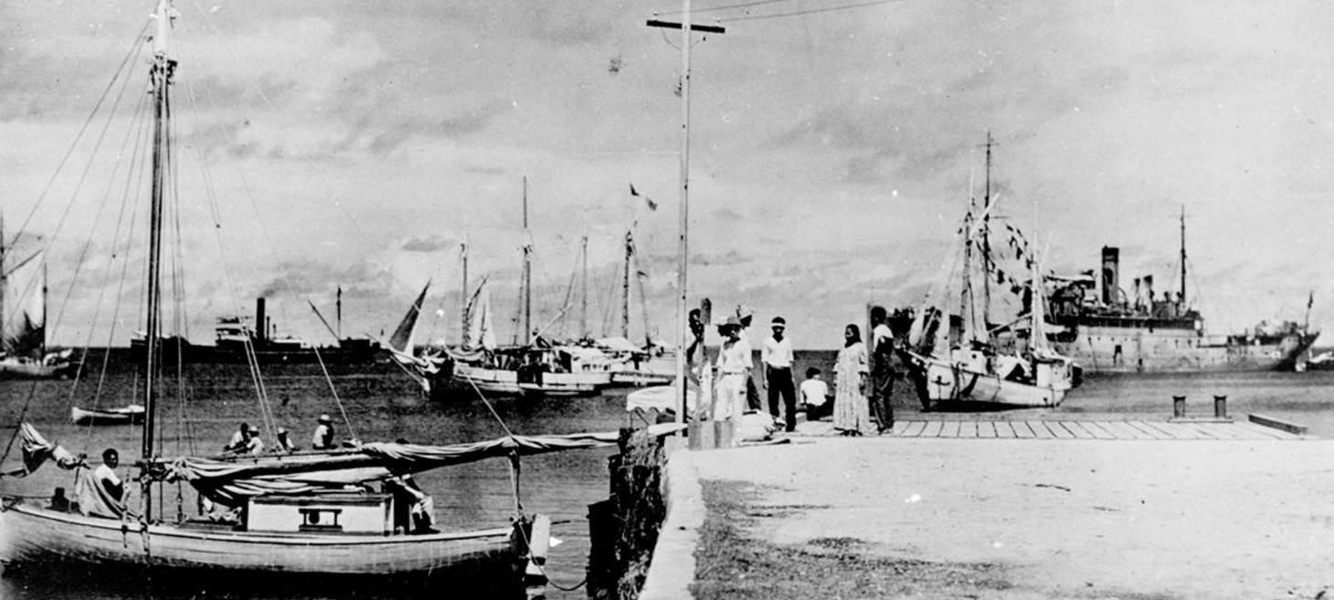 Amelia Earhart May Have Survived Crash-Landing, Newly Discovered Photo Suggests - NBC News