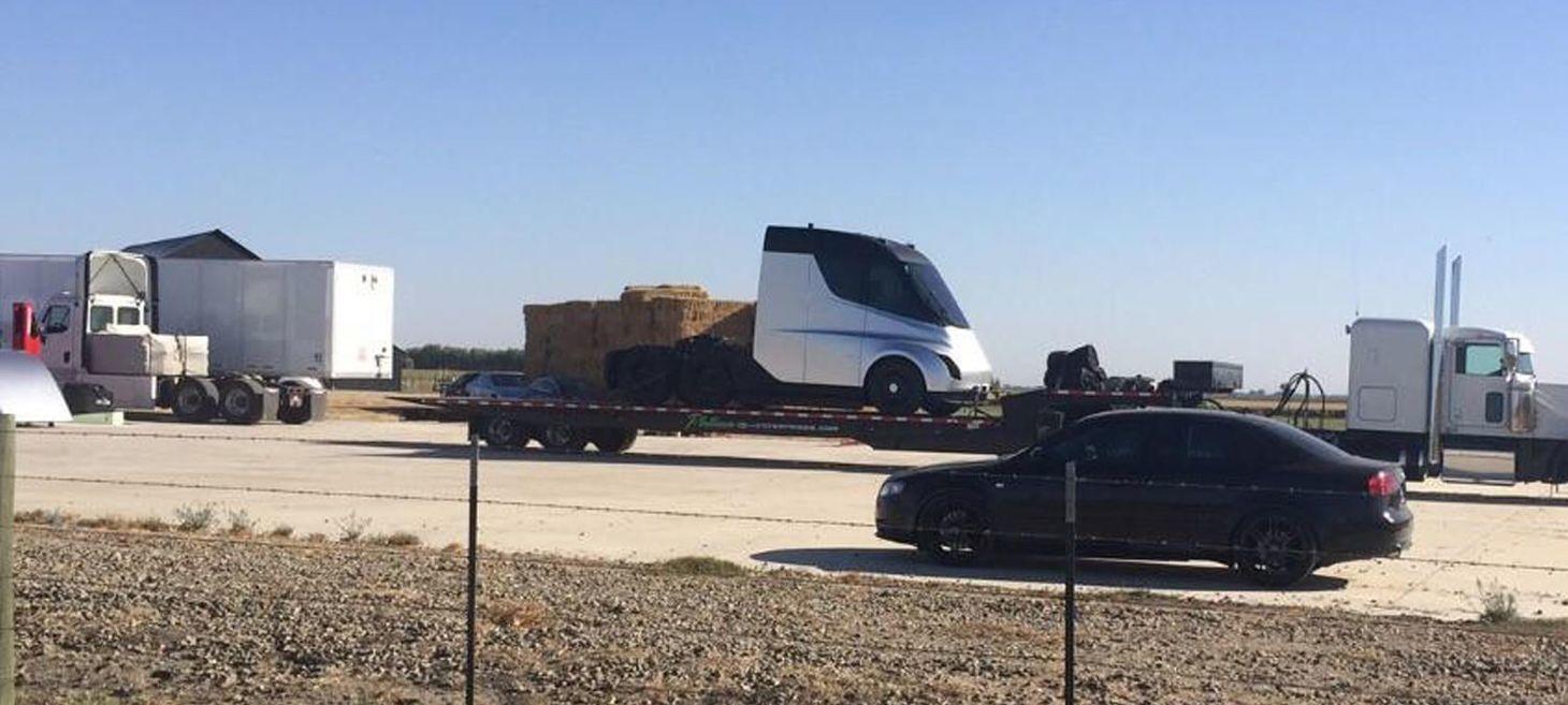 Tesla Semi picture allegedly surfaces on Reddit