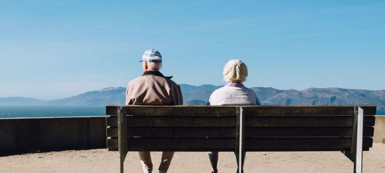 How to spot eight early signs that could indicate dementia