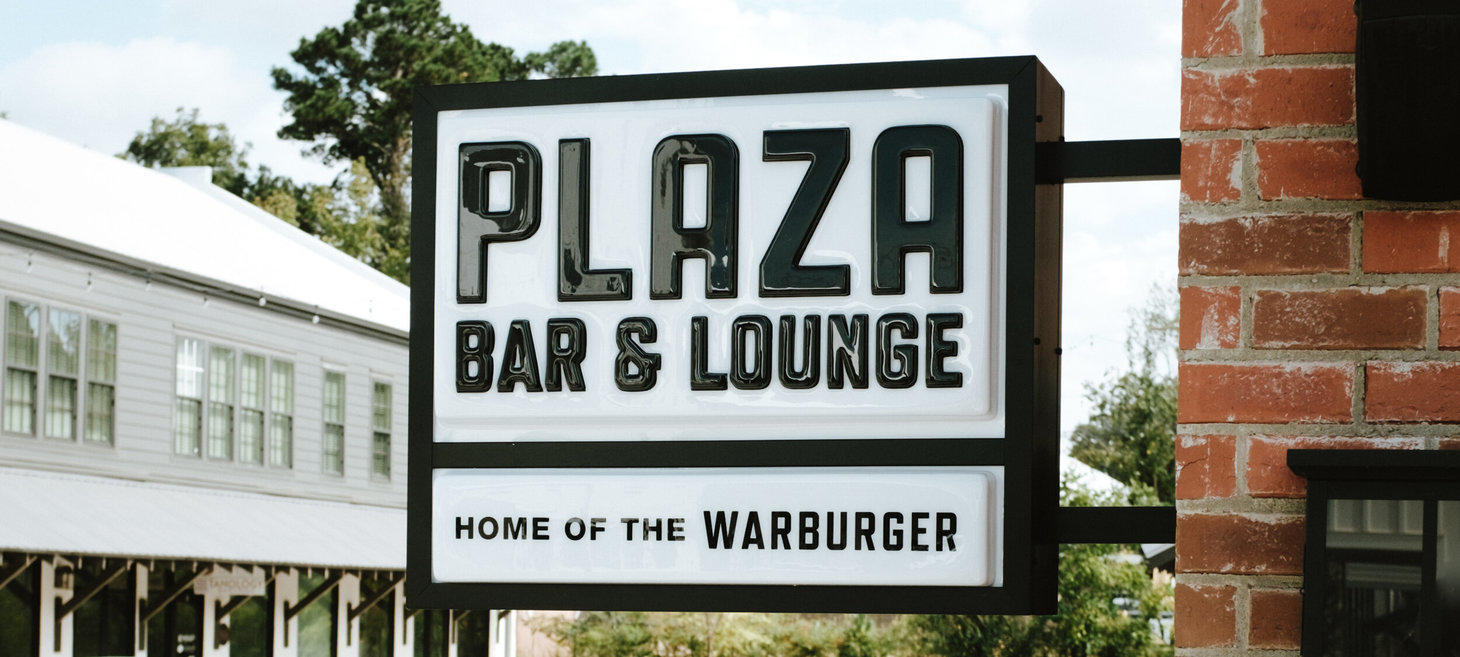Plaza Bar & Lounge