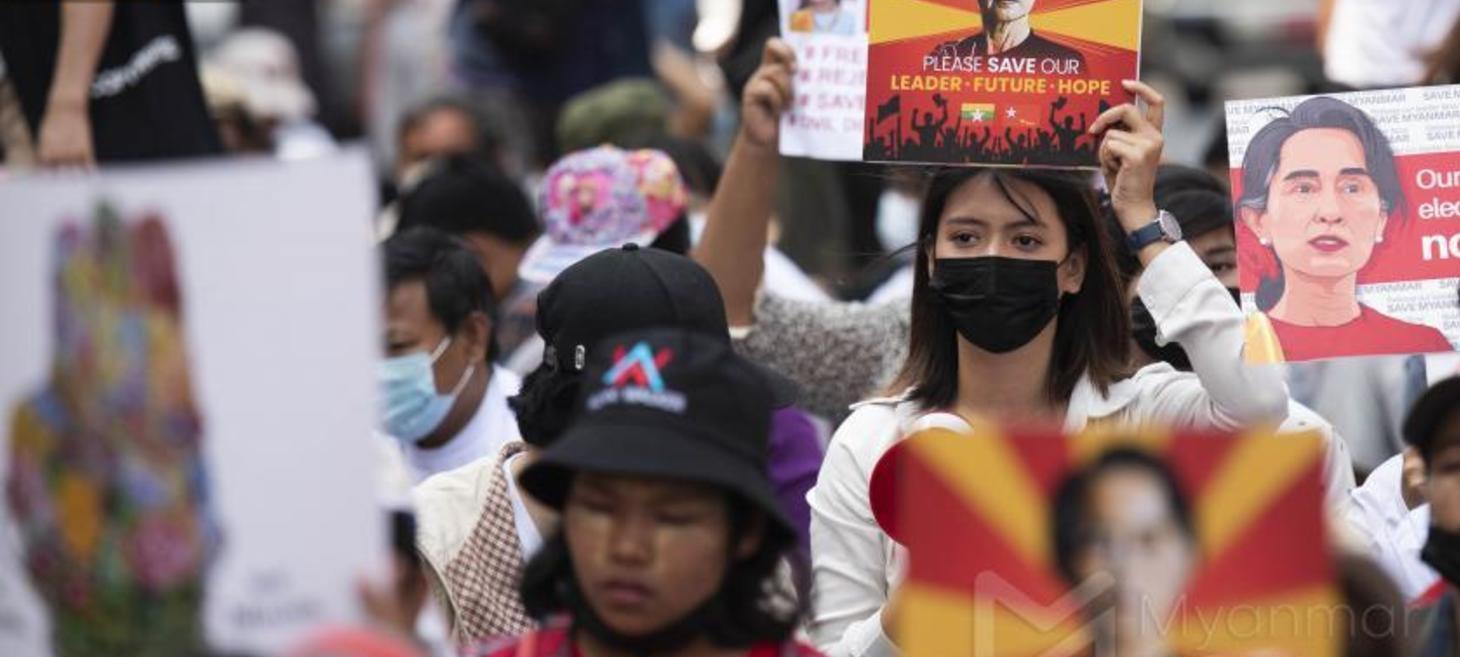 Suu Kyi's legal team seeks meeting as trial delayed until September