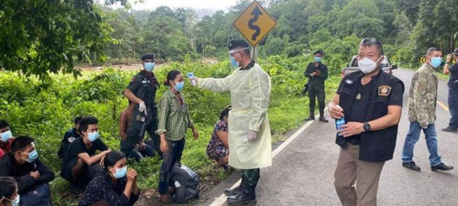 Thailand border patrol officers arrests Myanmar workers for illegal entry
