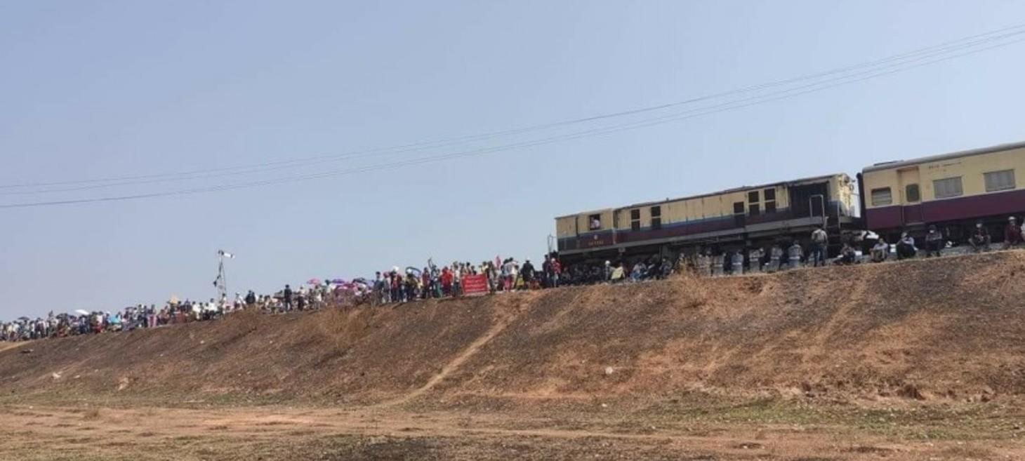PDF bombs military supply train travelling to Yangon from Mandalay