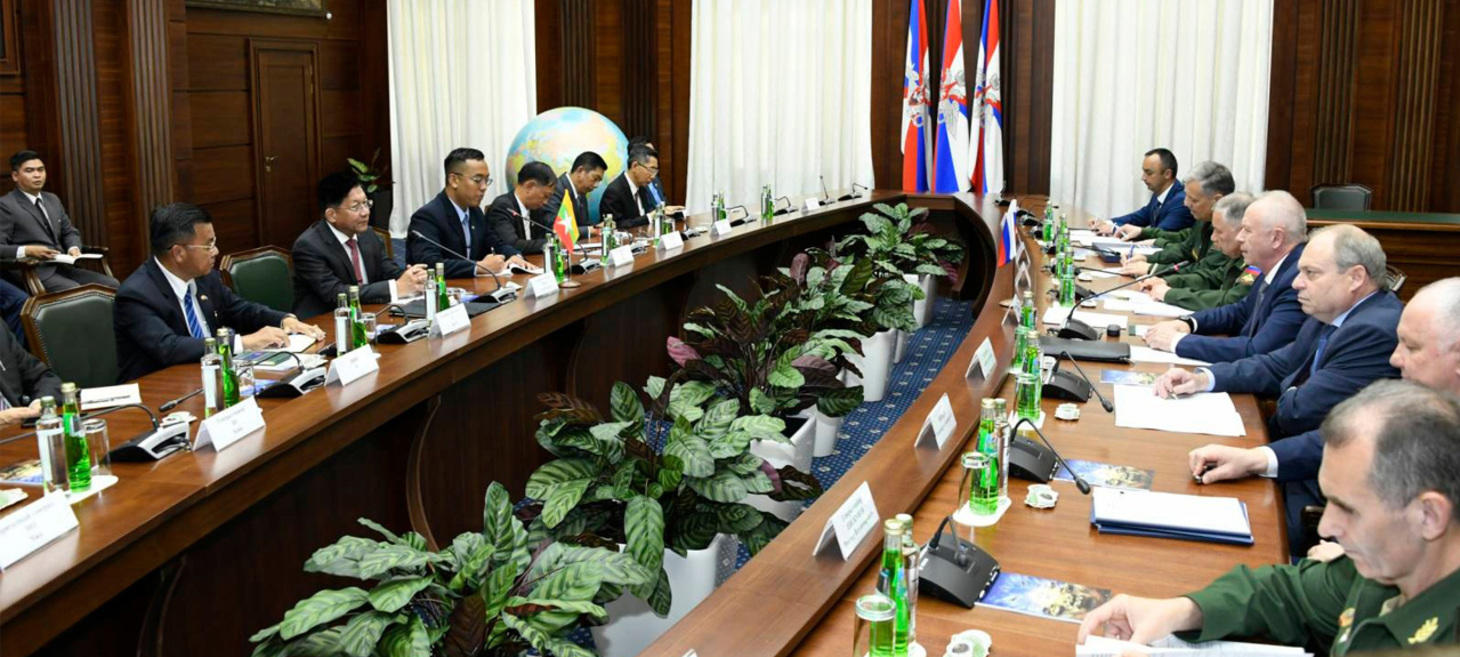 Myanmar junta chief calls for improved ties in talks with Russian defense ministry