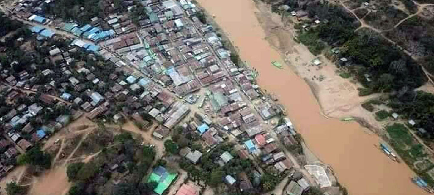Junta troops kill 5, torch hundreds of homes in Kachin state village
