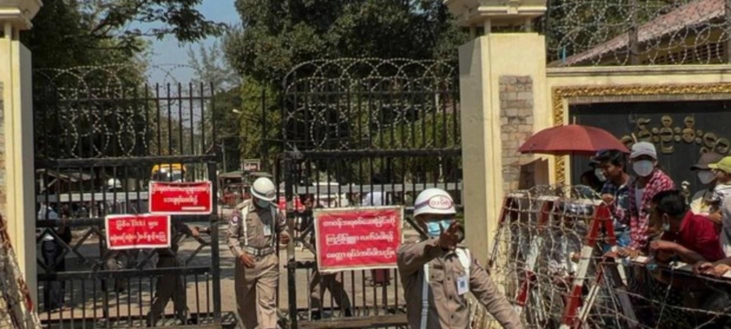 Prison court sentences 6 men to life for blowing up telecoms towers