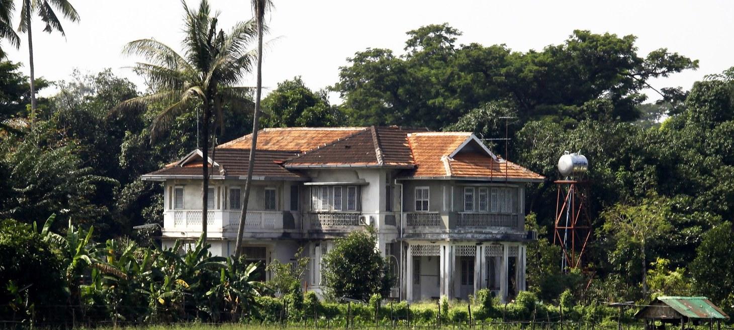 Myanmar court orders sale of jailed Suu Kyi’s historic home