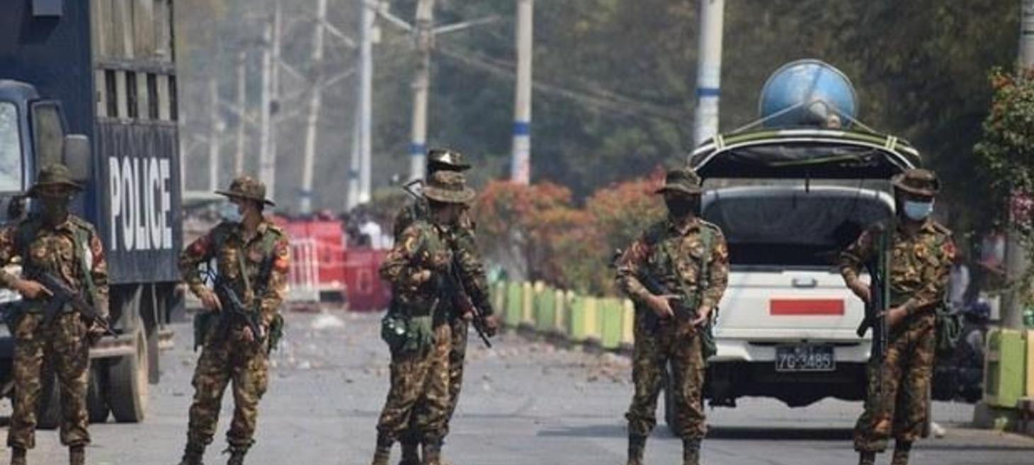 Junta troops seize over 300 villagers in central Myanmar