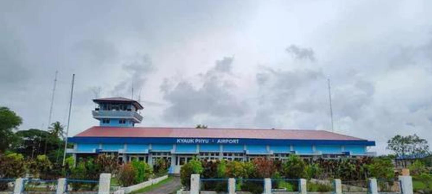 A Detained Flight Passenger Attempts Suicide