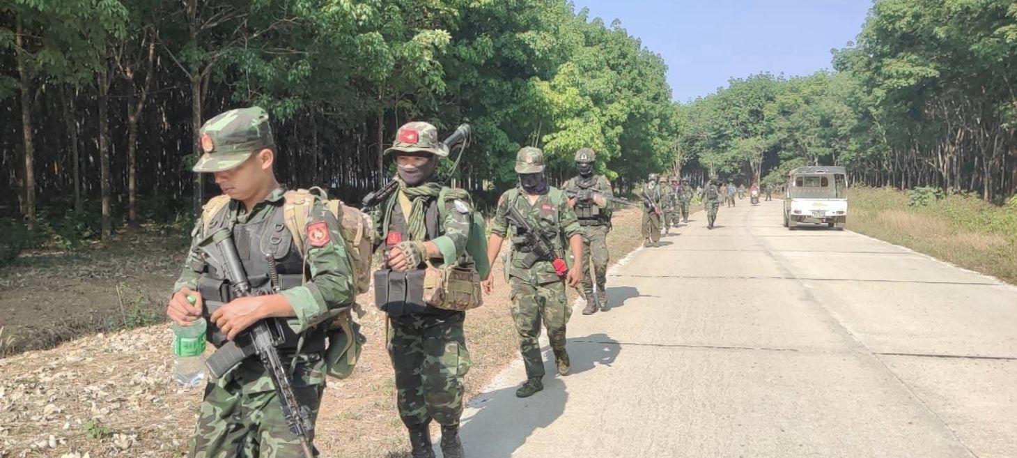 Resistance: Myanmar Junta Convoy Trapped in Mon State