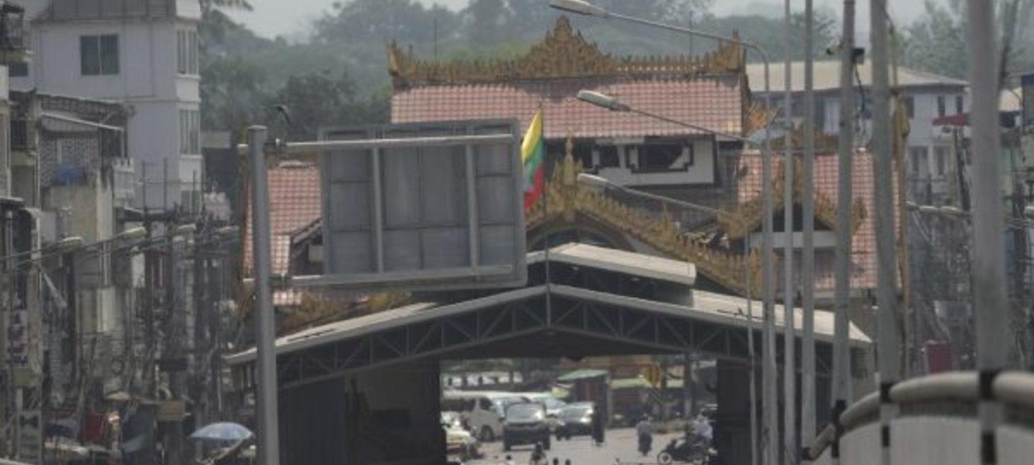 Myanmar Military Reoccupies Myawaddy Base as Karen Rebels Withdraw