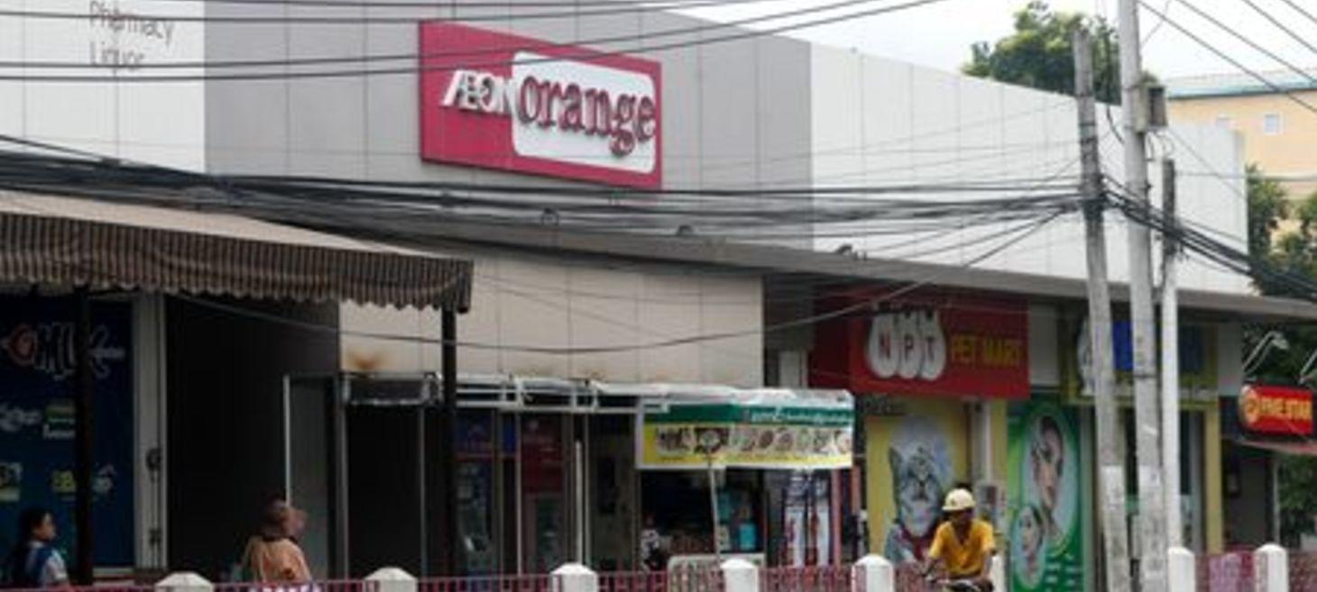 Aeon Employee Returns to Japan after Detention in Myanmar - Nippon.com