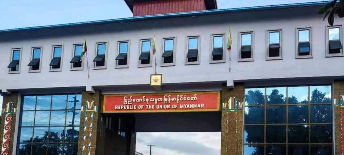 China closes more Myanmar border crossings as Kachin armed group steps up offensive
